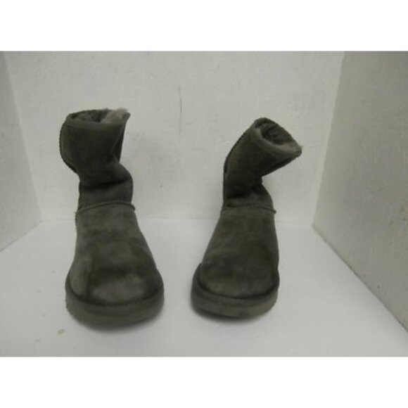 Ugg Women's 1016223 Classic ll Short Gray Size 8 USED!!! - Picture 1 of 6